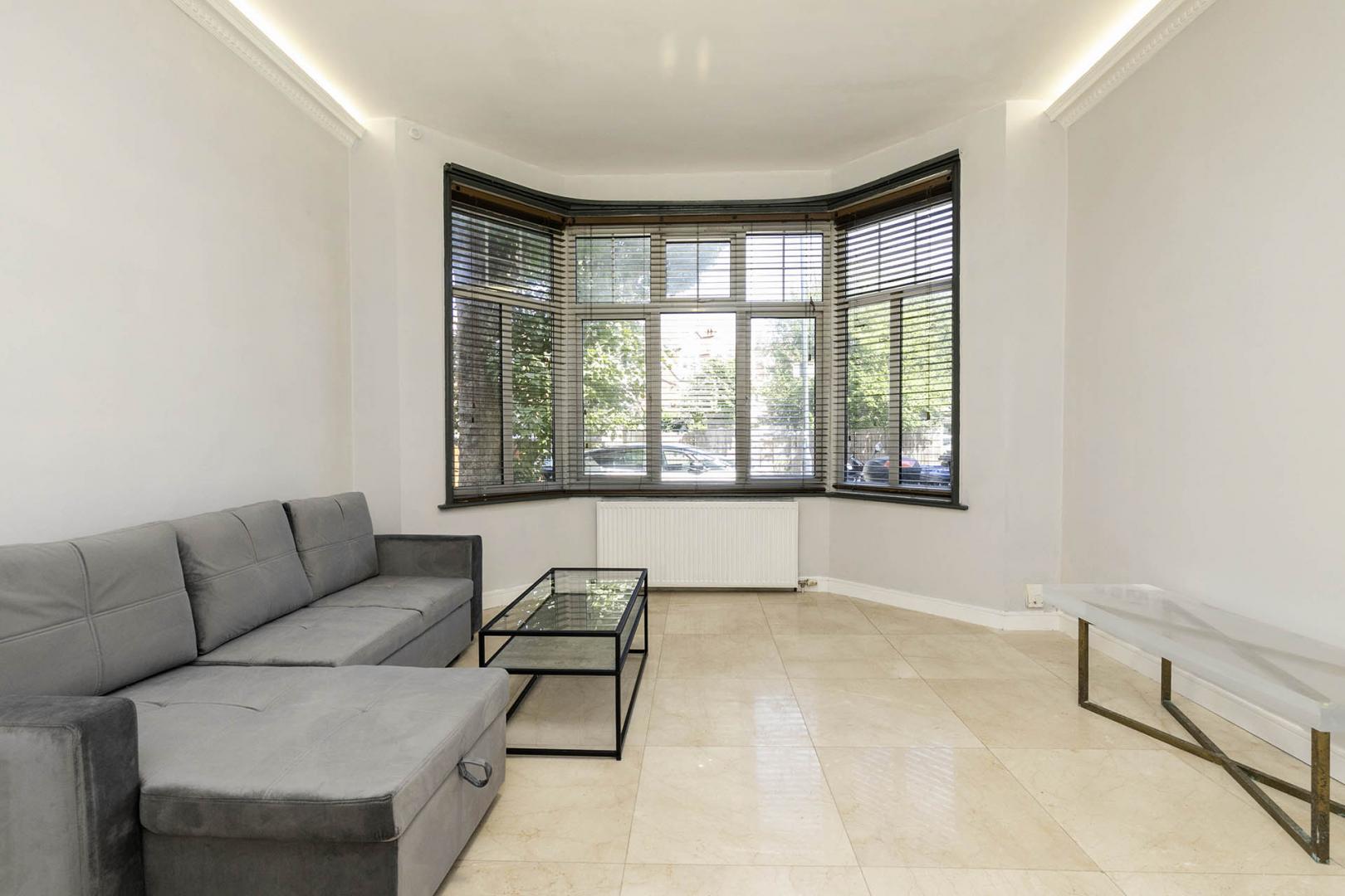 Modern Apartment Staverton Road, Willesden Green